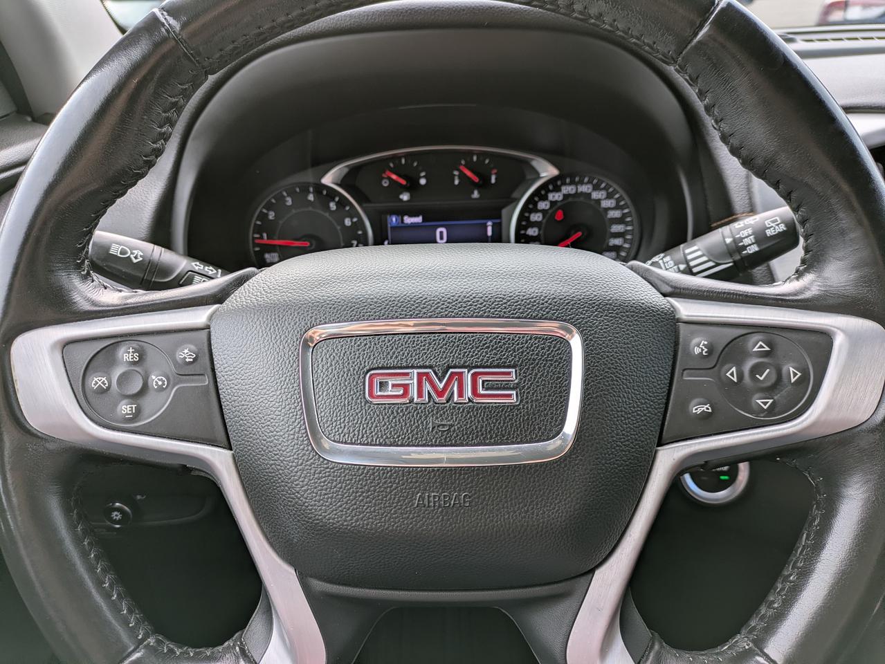 2020 GMC Terrain FWD 4DR SLE Photo