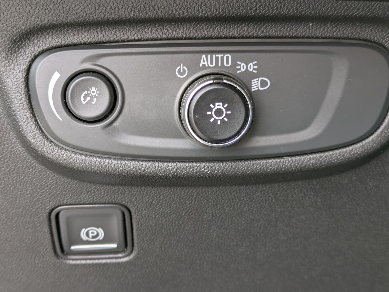 2020 GMC Terrain FWD 4DR SLE Photo