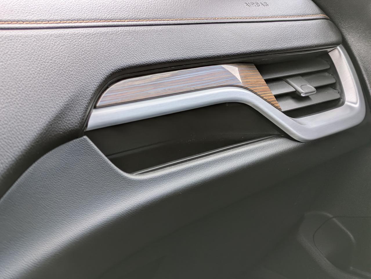 2020 GMC Terrain FWD 4DR SLE Photo