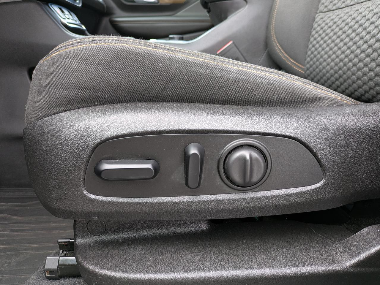 2020 GMC Terrain FWD 4DR SLE Photo