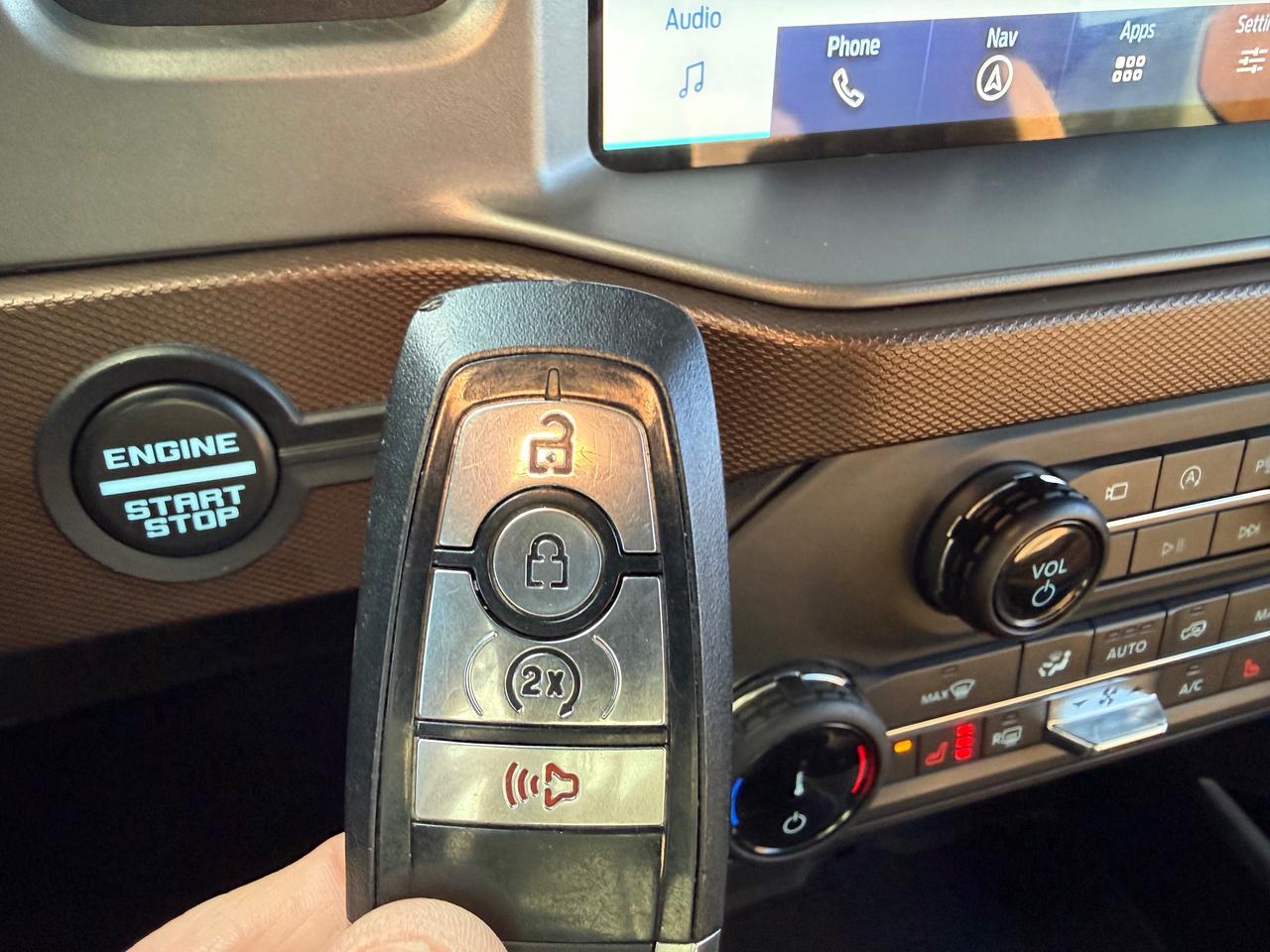 2022 Ford Bronco Outer Banks NAV! Heated Steering! AutoStart! Photo