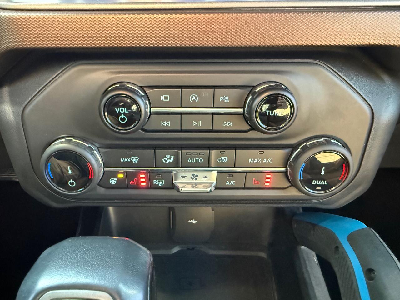 2022 Ford Bronco Outer Banks NAV! Heated Steering! AutoStart! Photo