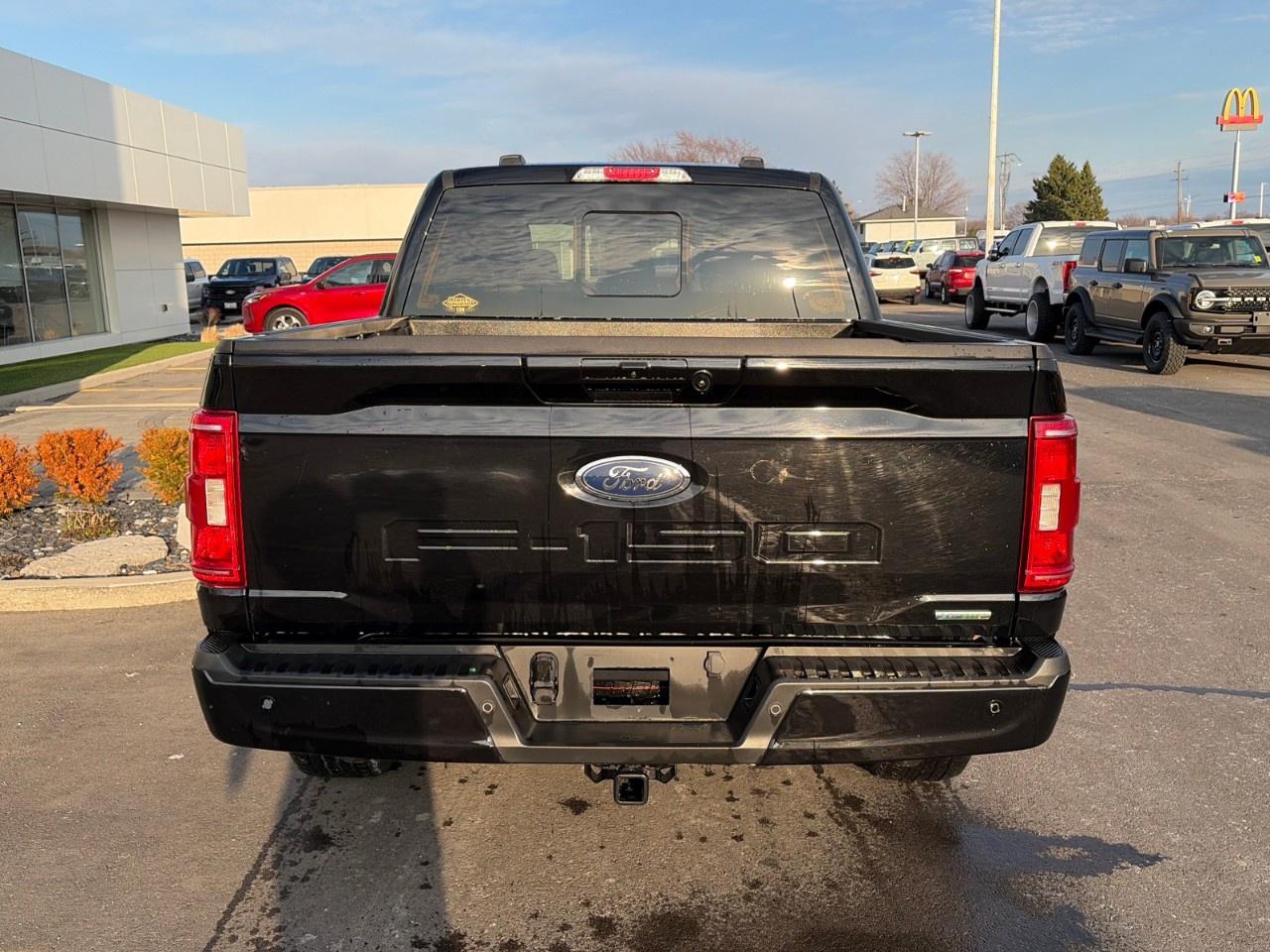 2023 Ford F-150 XLT 4WD SuperCrew 5.5' Box Photo3