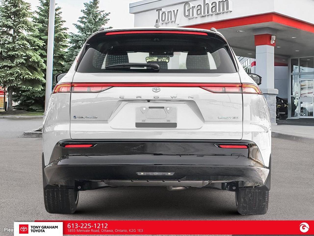 2026 Toyota Crown Signia Limited Photo4