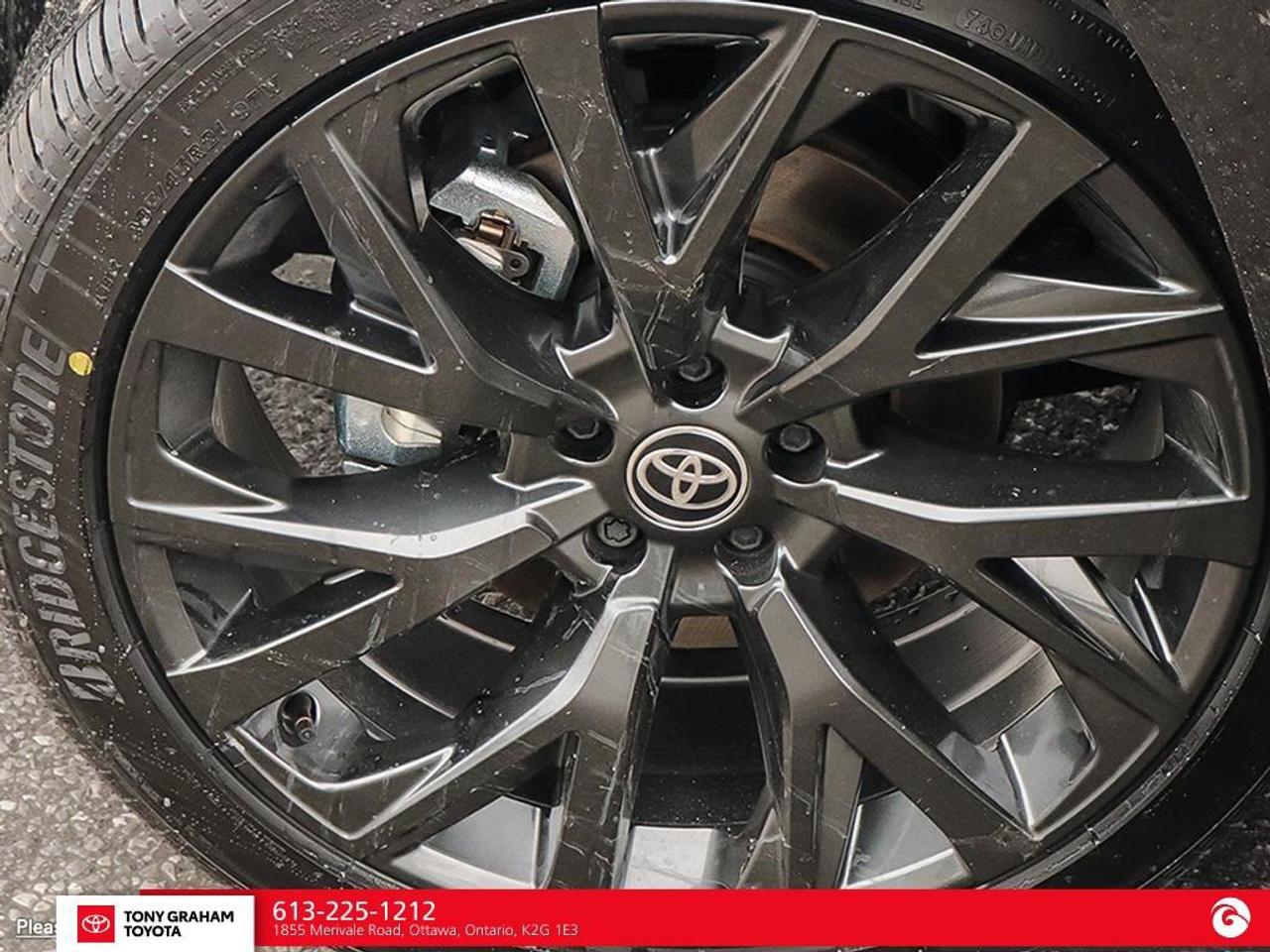 2026 Toyota Crown Signia Limited Photo