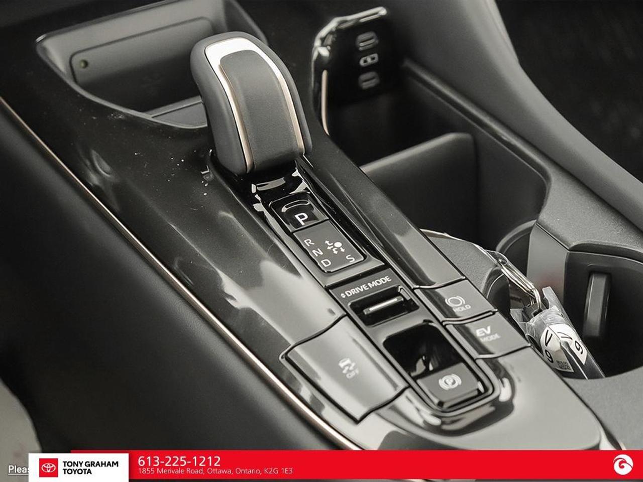 2026 Toyota Crown Signia Limited Photo