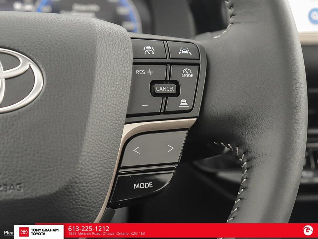 2026 Toyota Crown Signia Limited Photo