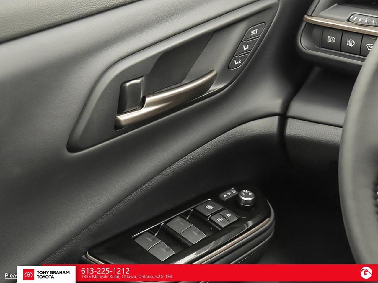 2026 Toyota Crown Signia Limited Photo