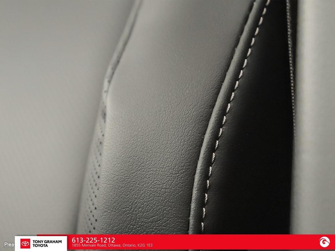 2026 Toyota Crown Signia Limited Photo