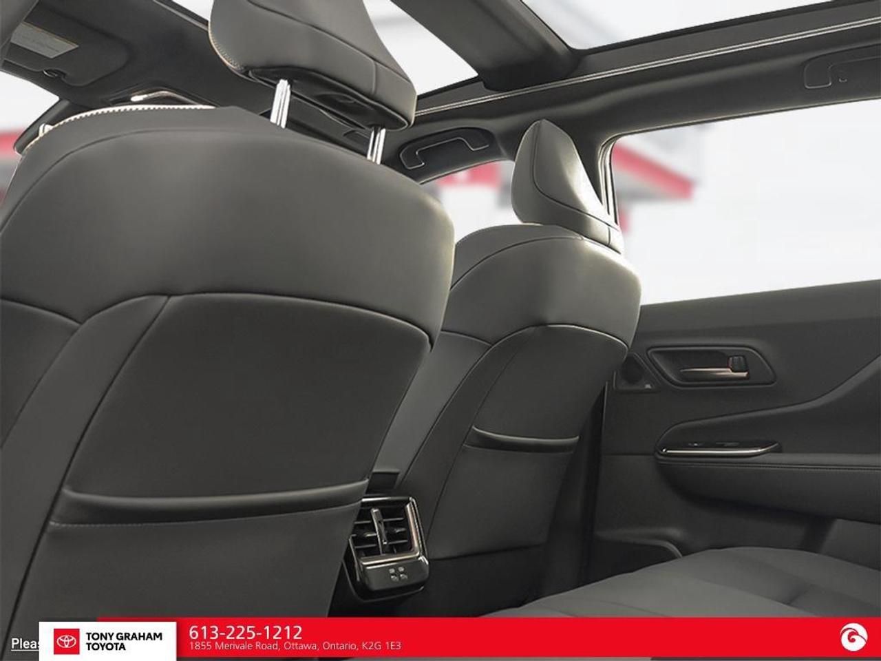 2026 Toyota Crown Signia Limited Photo