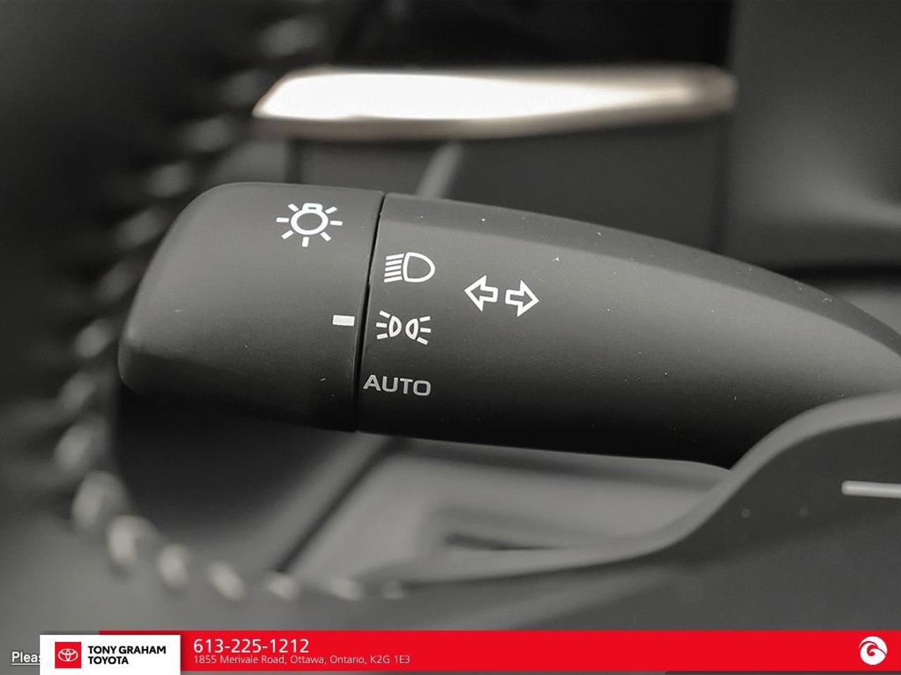 2026 Toyota Crown Signia Limited Photo