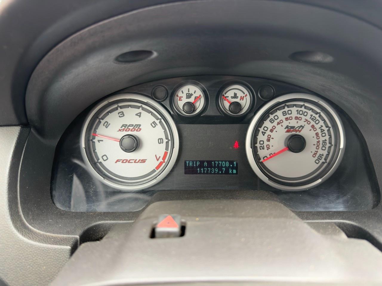 2010 Ford Focus SANGRIA RED METALLIC | CHARCOAL BLACK CLOTH SEAT TRIM | 2.0L DOHC I4 DURATEC ENG | 4-SPEED A/T W/OD Photo