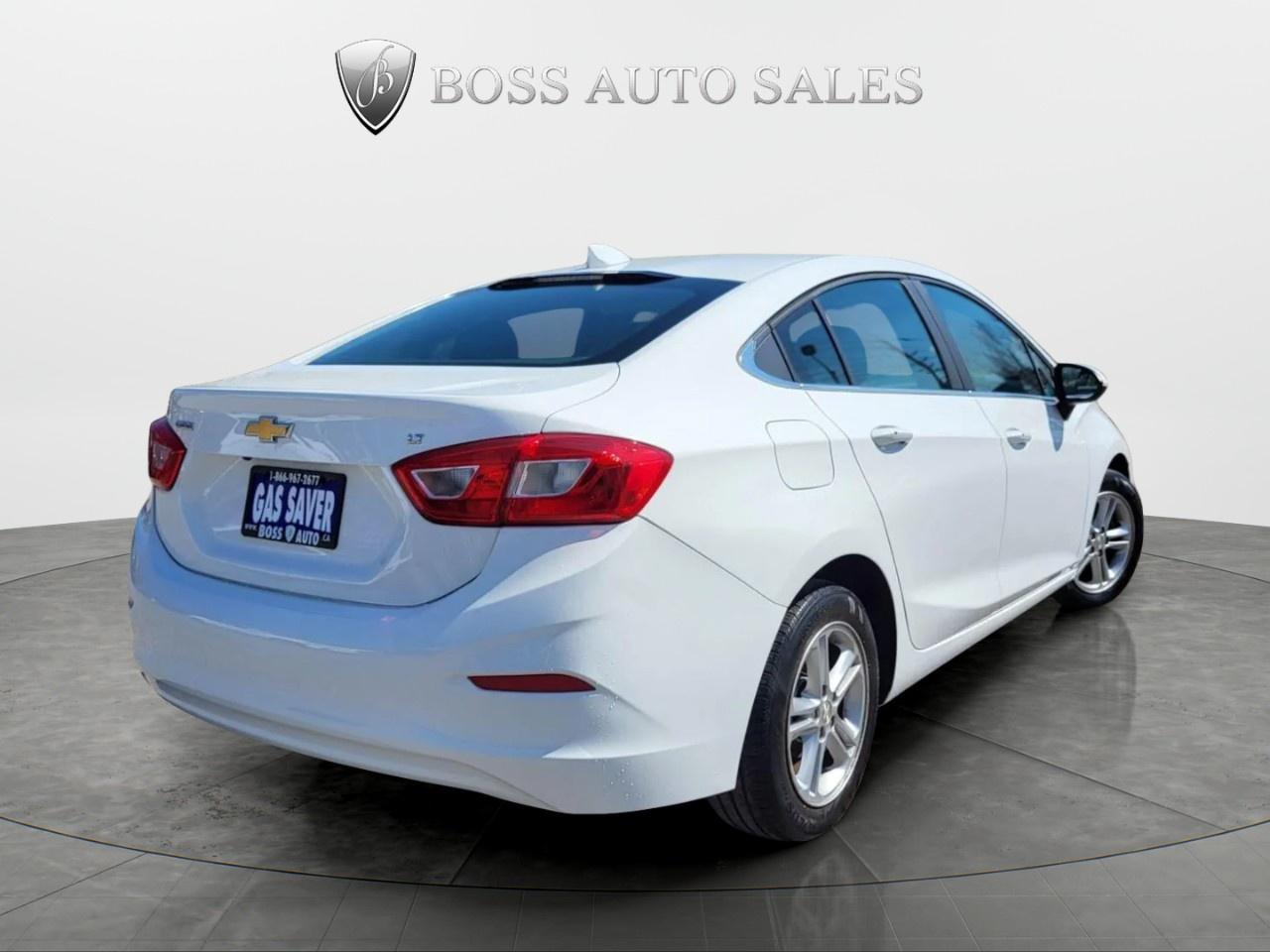 2017 Chevrolet Cruze Sedan LT (Automatic) Photo4