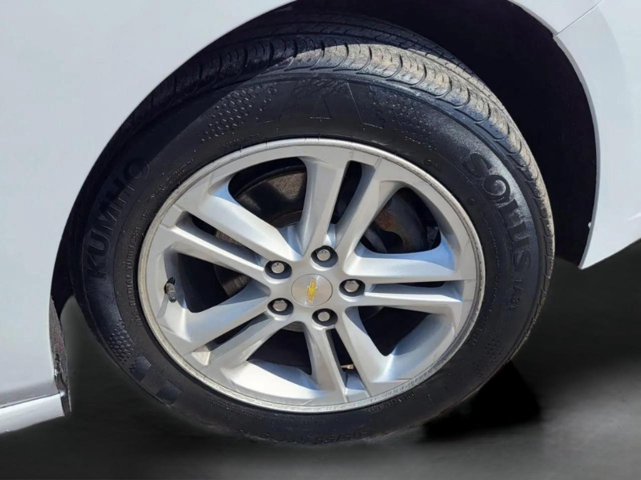 2017 Chevrolet Cruze Sedan LT (Automatic) Photo