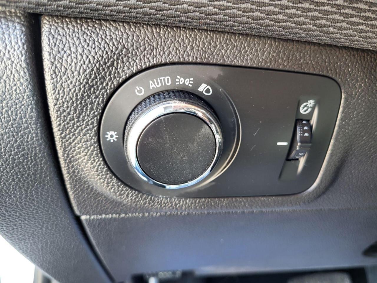 2017 Chevrolet Cruze Sedan LT (Automatic) Photo