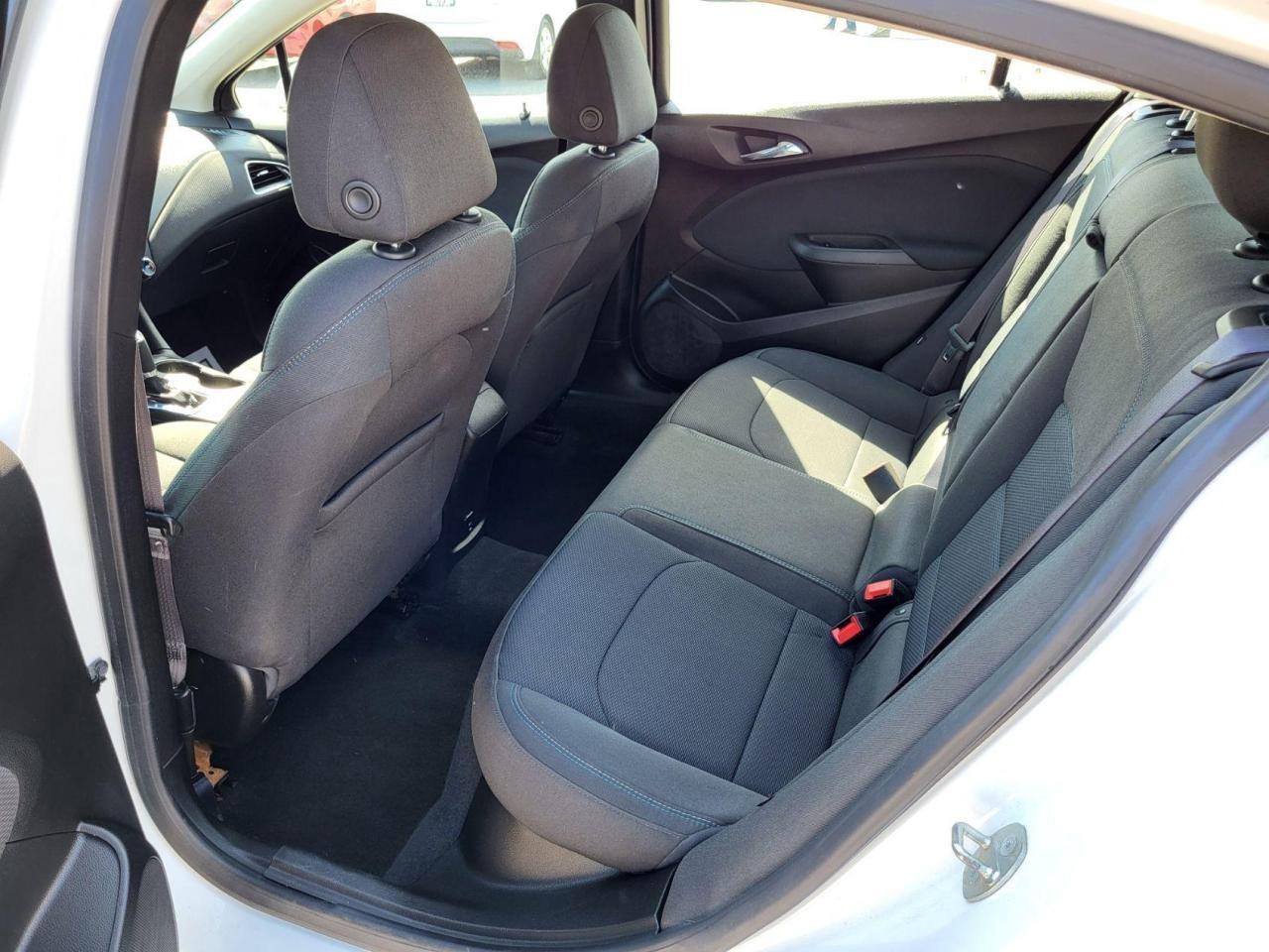 2017 Chevrolet Cruze Sedan LT (Automatic) Photo