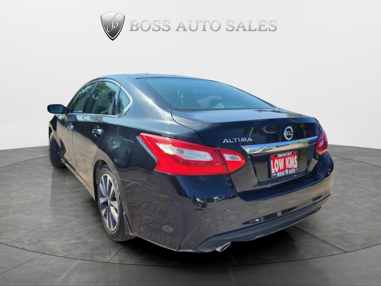 2016 Nissan Altima 2.5 SV Photo2