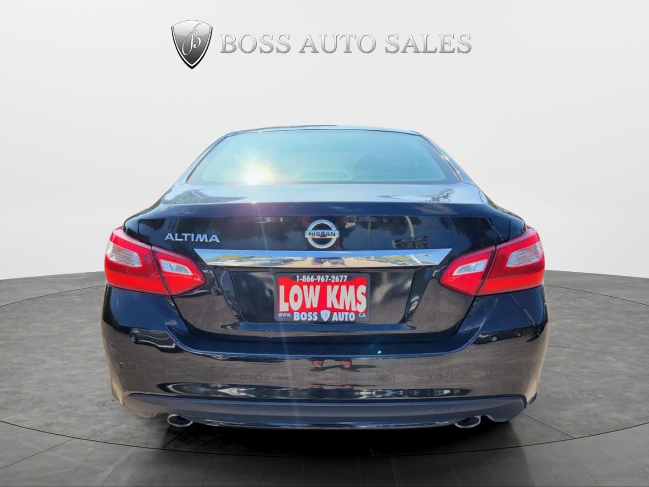 2016 Nissan Altima 2.5 SV Photo