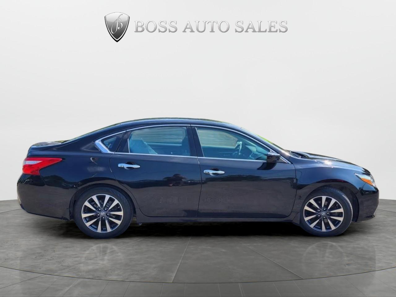 2016 Nissan Altima 2.5 SV Photo