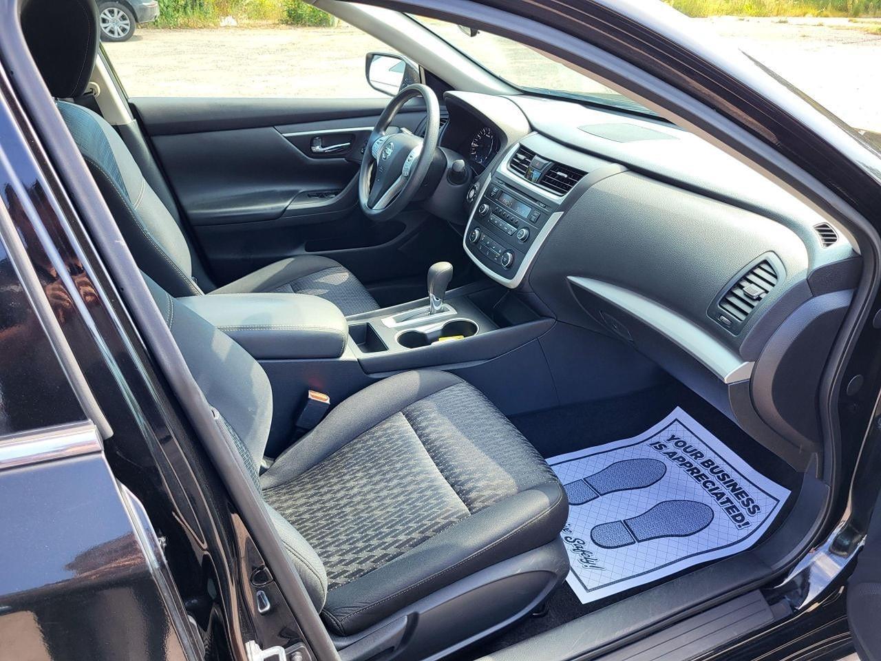 2016 Nissan Altima 2.5 SV Photo