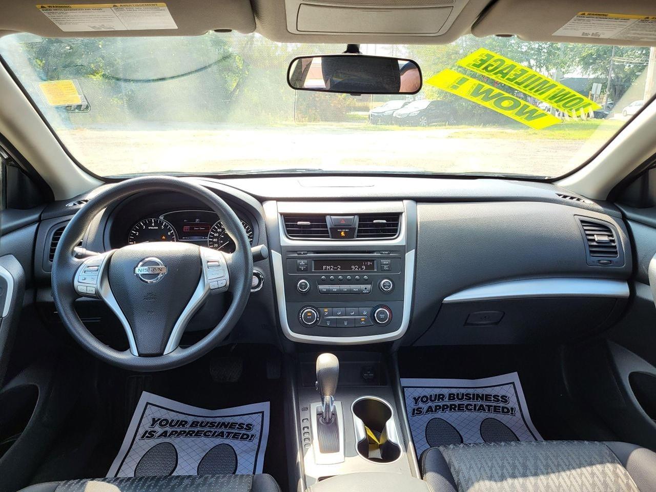 2016 Nissan Altima 2.5 SV Photo