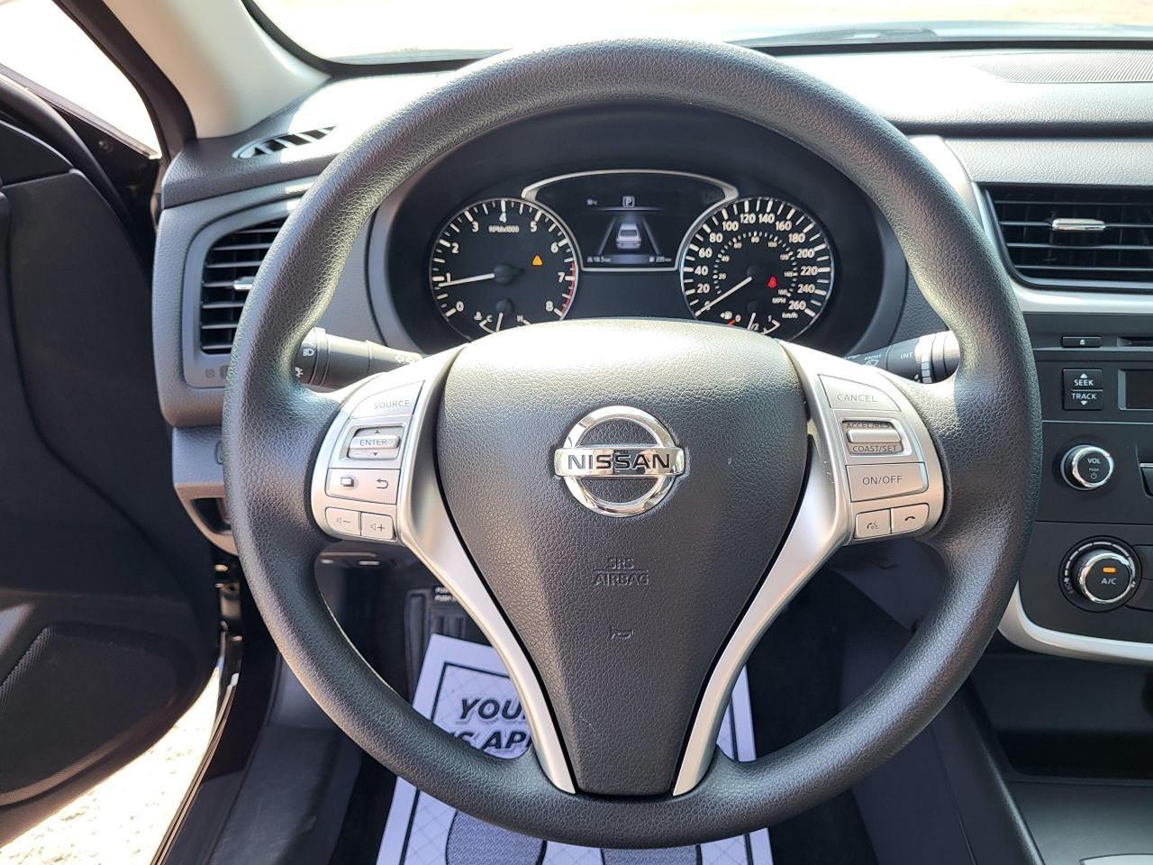 2016 Nissan Altima 2.5 SV Photo