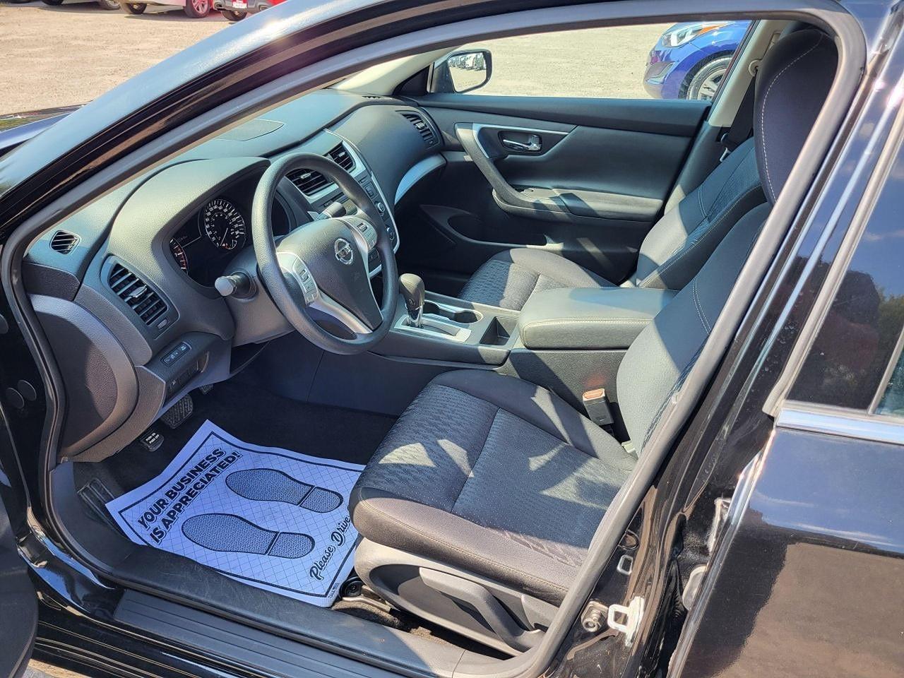 2016 Nissan Altima 2.5 SV Photo