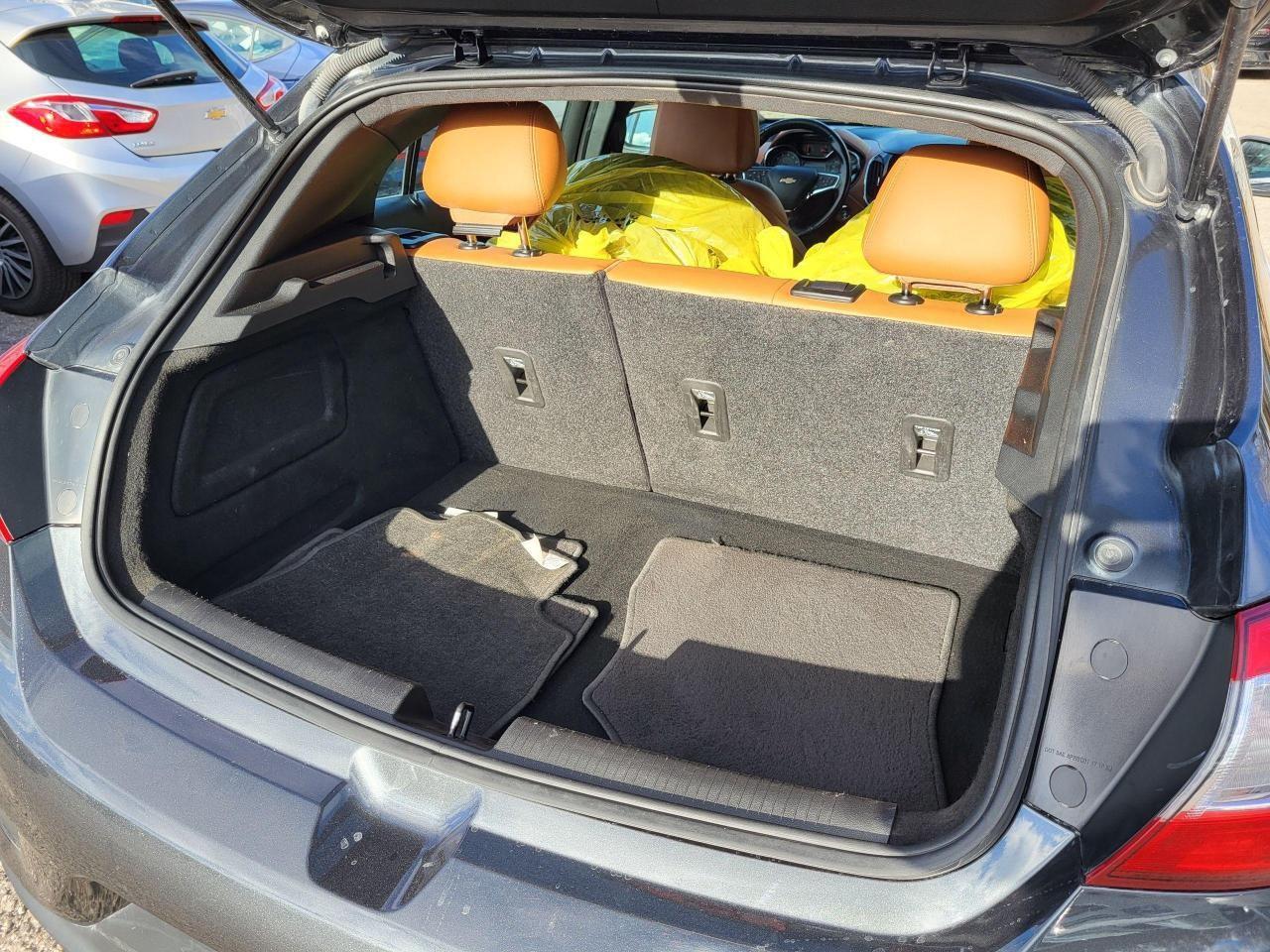 2017 Chevrolet Cruze Hatchback Premier Photo