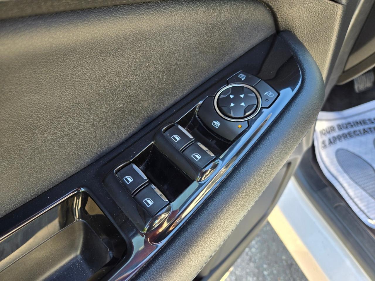 2017 Ford Edge SEL Photo