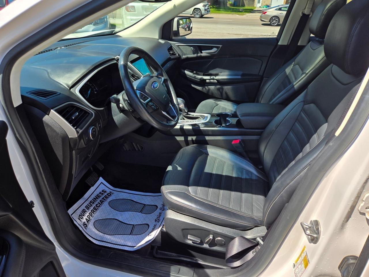 2017 Ford Edge SEL Photo