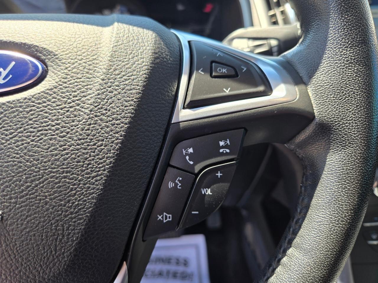 2017 Ford Edge SEL Photo