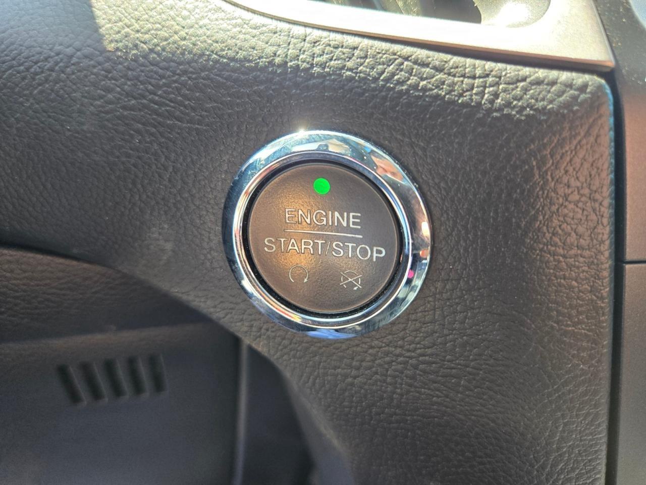 2017 Ford Edge SEL Photo