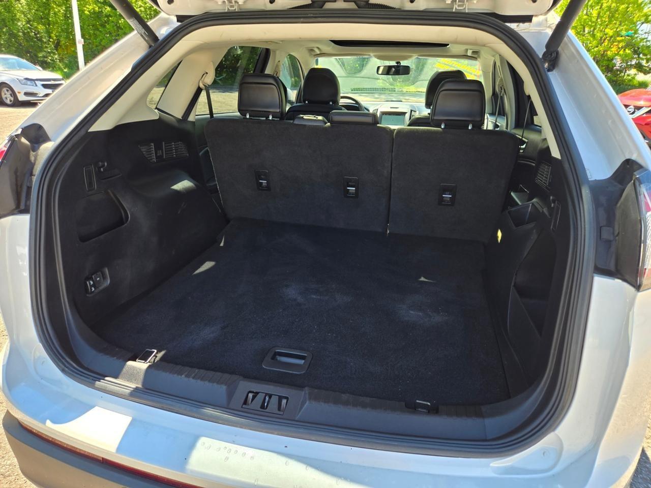 2017 Ford Edge 4DR SEL FWD Photo