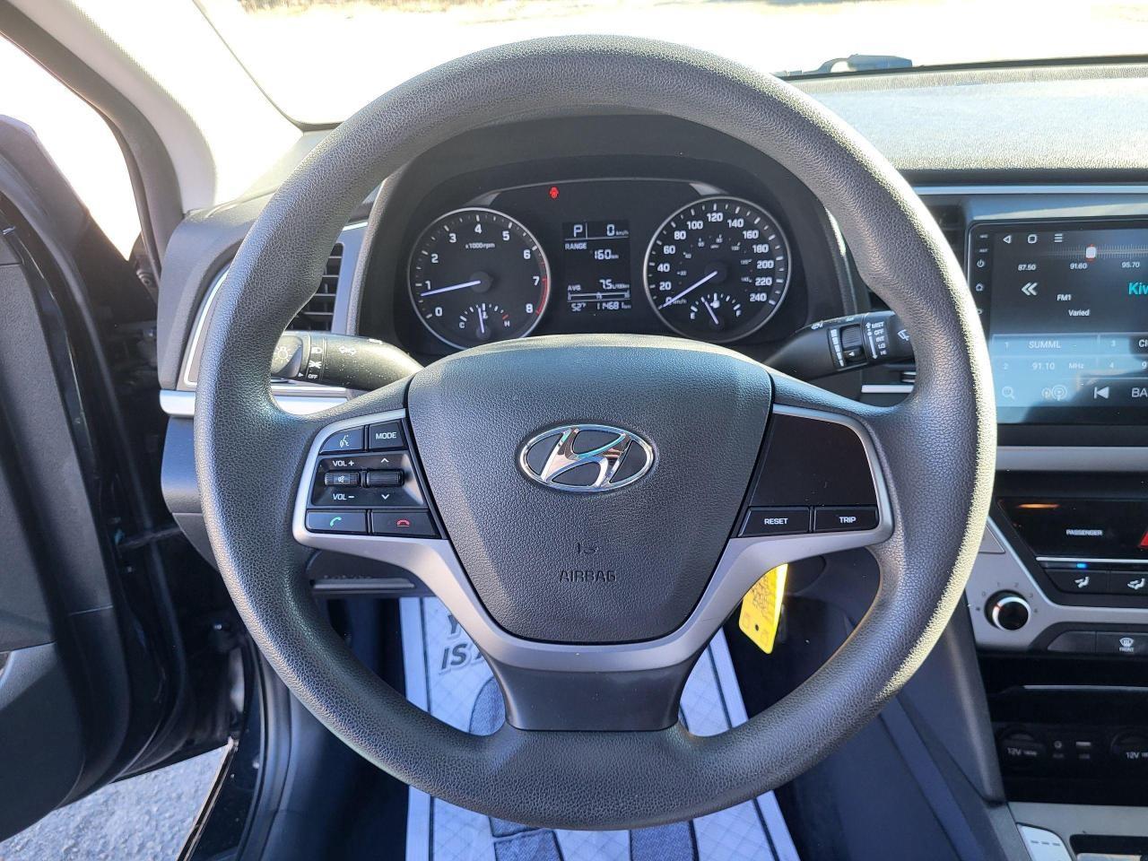 2017 Hyundai Elantra LE Photo
