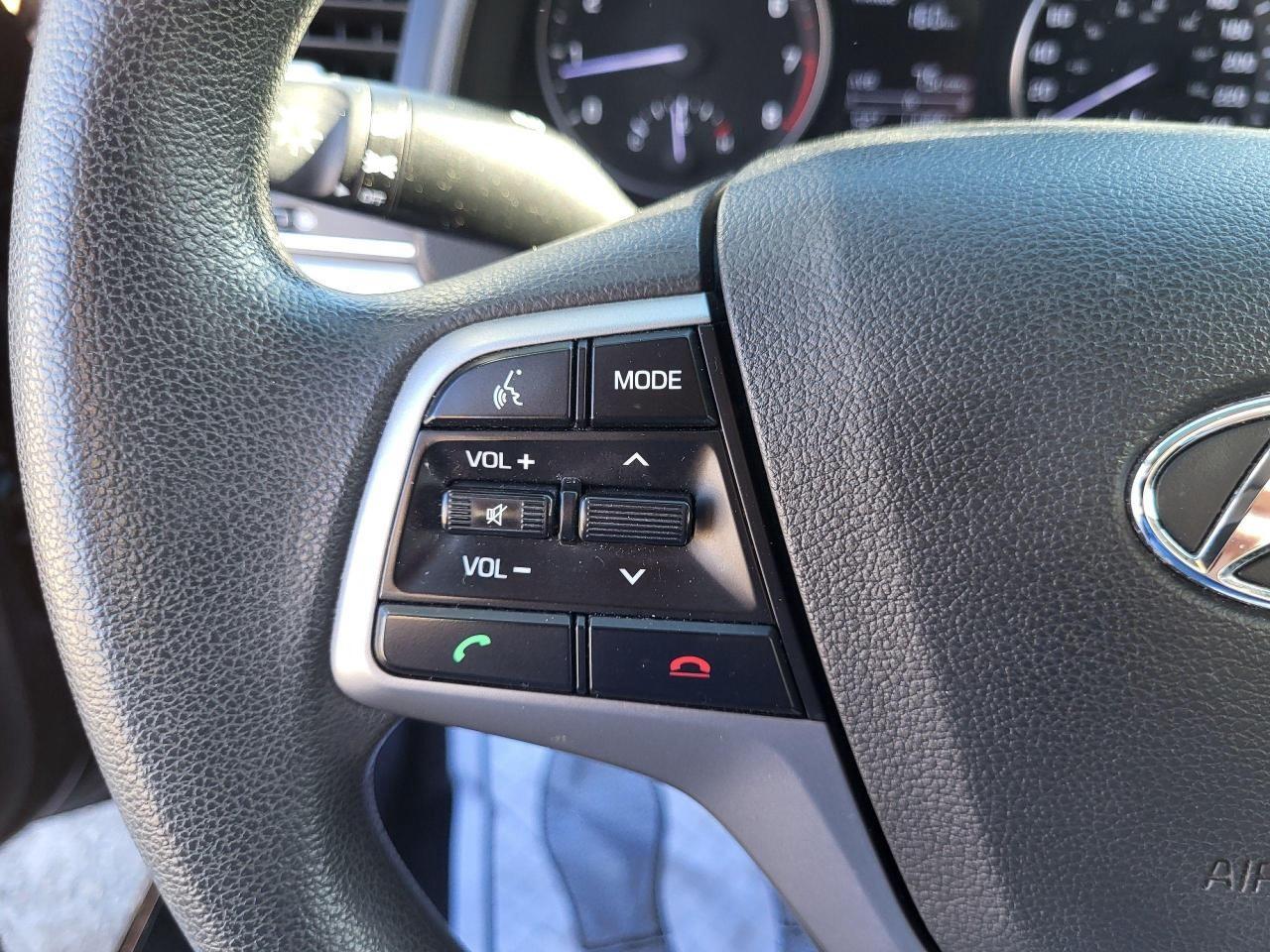 2017 Hyundai Elantra LE Photo