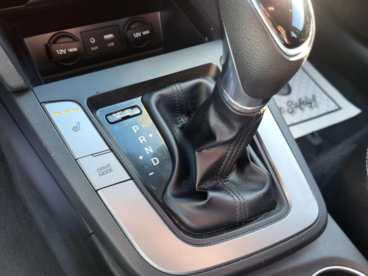 2017 Hyundai Elantra LE Photo