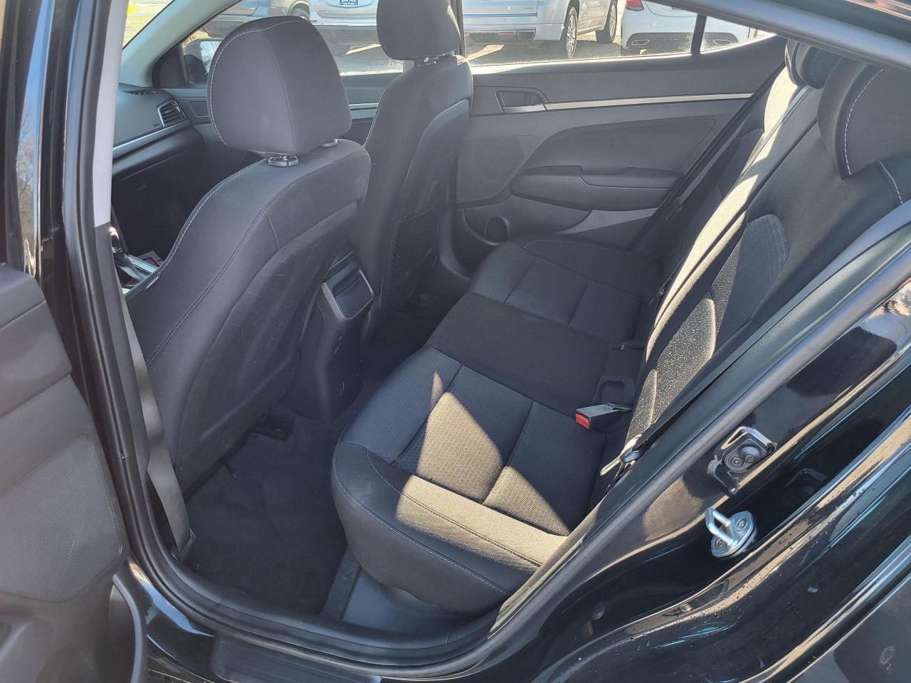 2017 Hyundai Elantra LE Photo