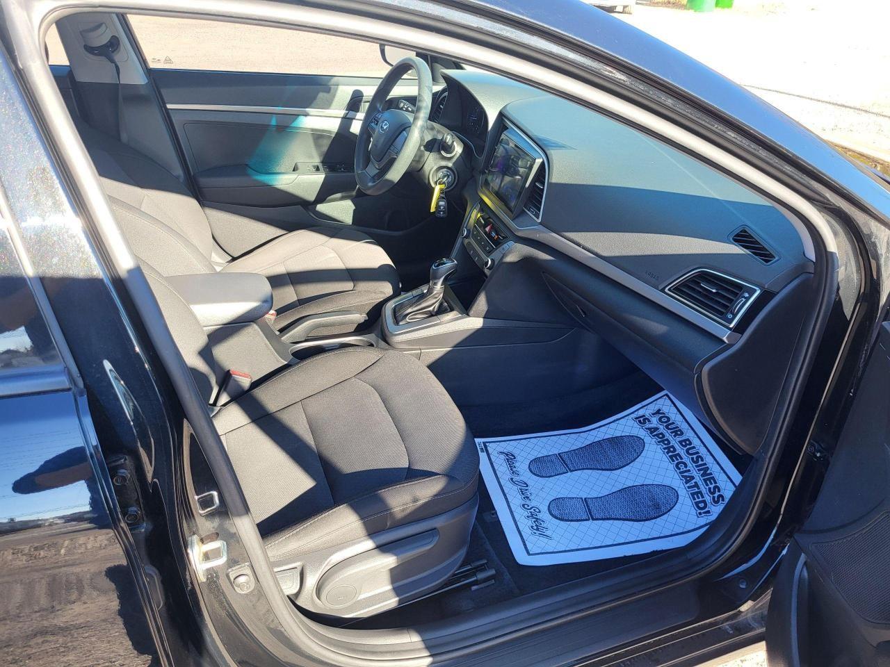 2017 Hyundai Elantra LE Photo
