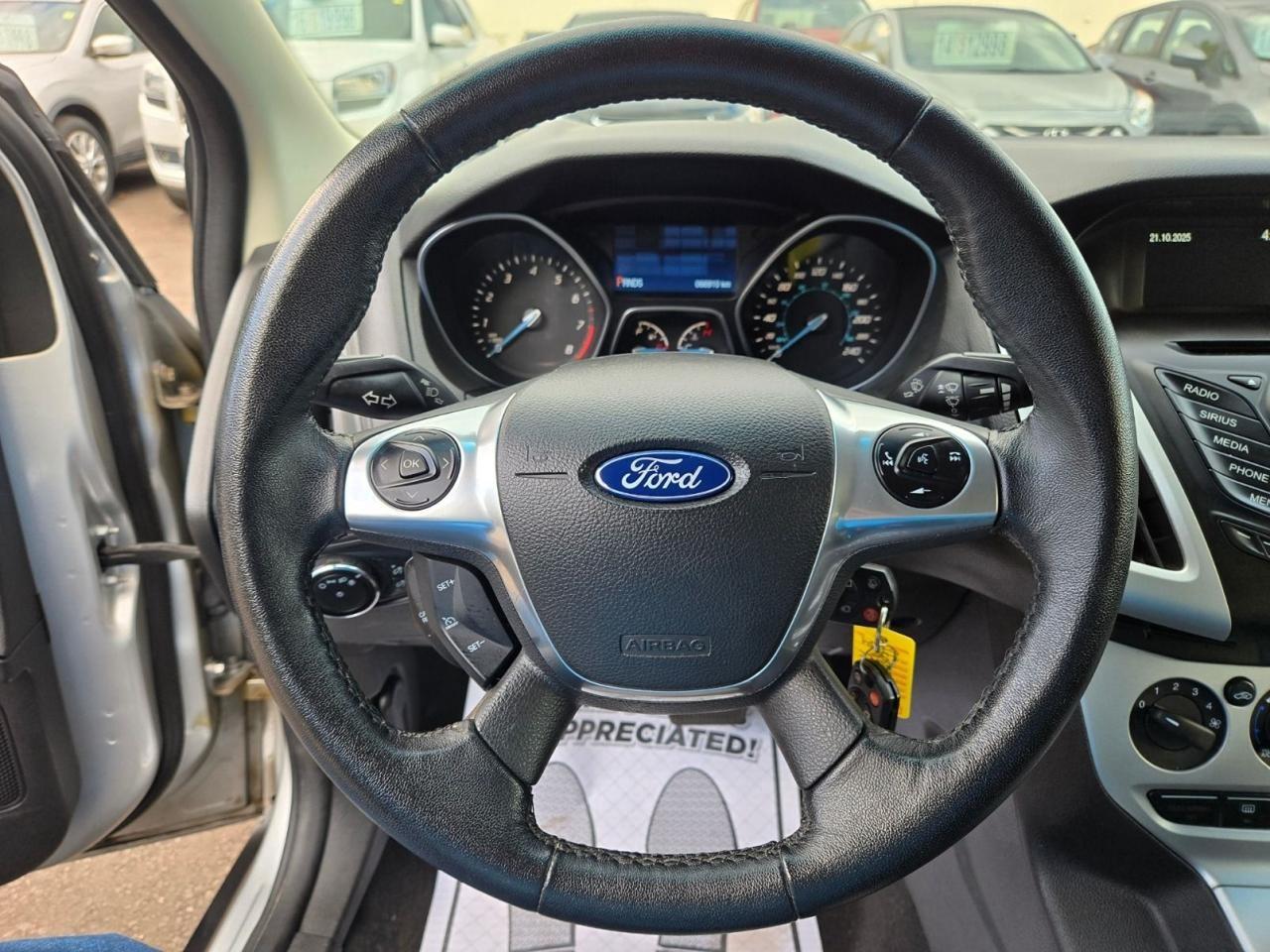 2014 Ford Focus 4DR SDN SE Photo