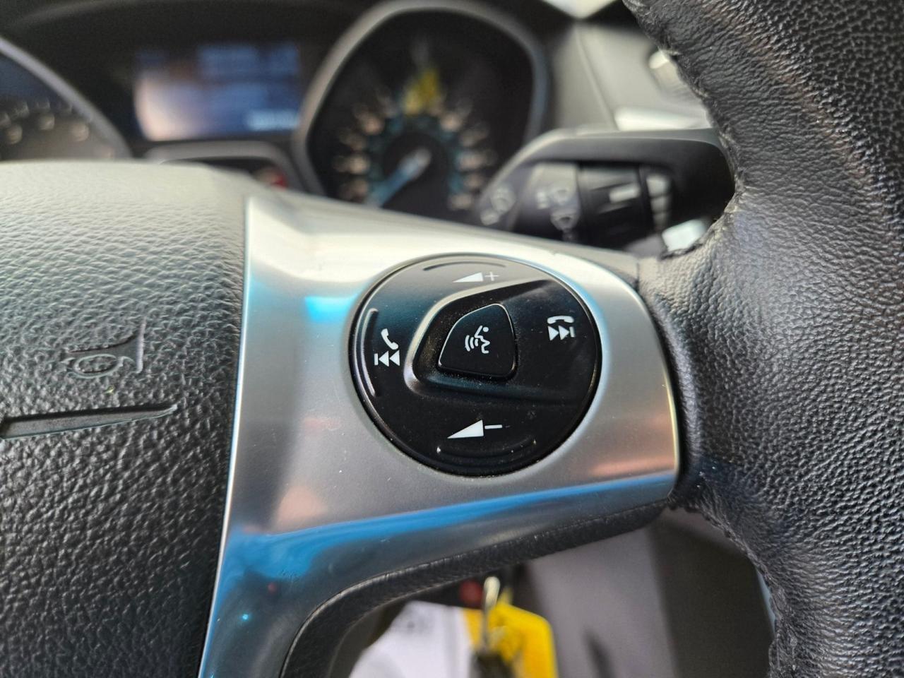 2014 Ford Focus 4DR SDN SE Photo