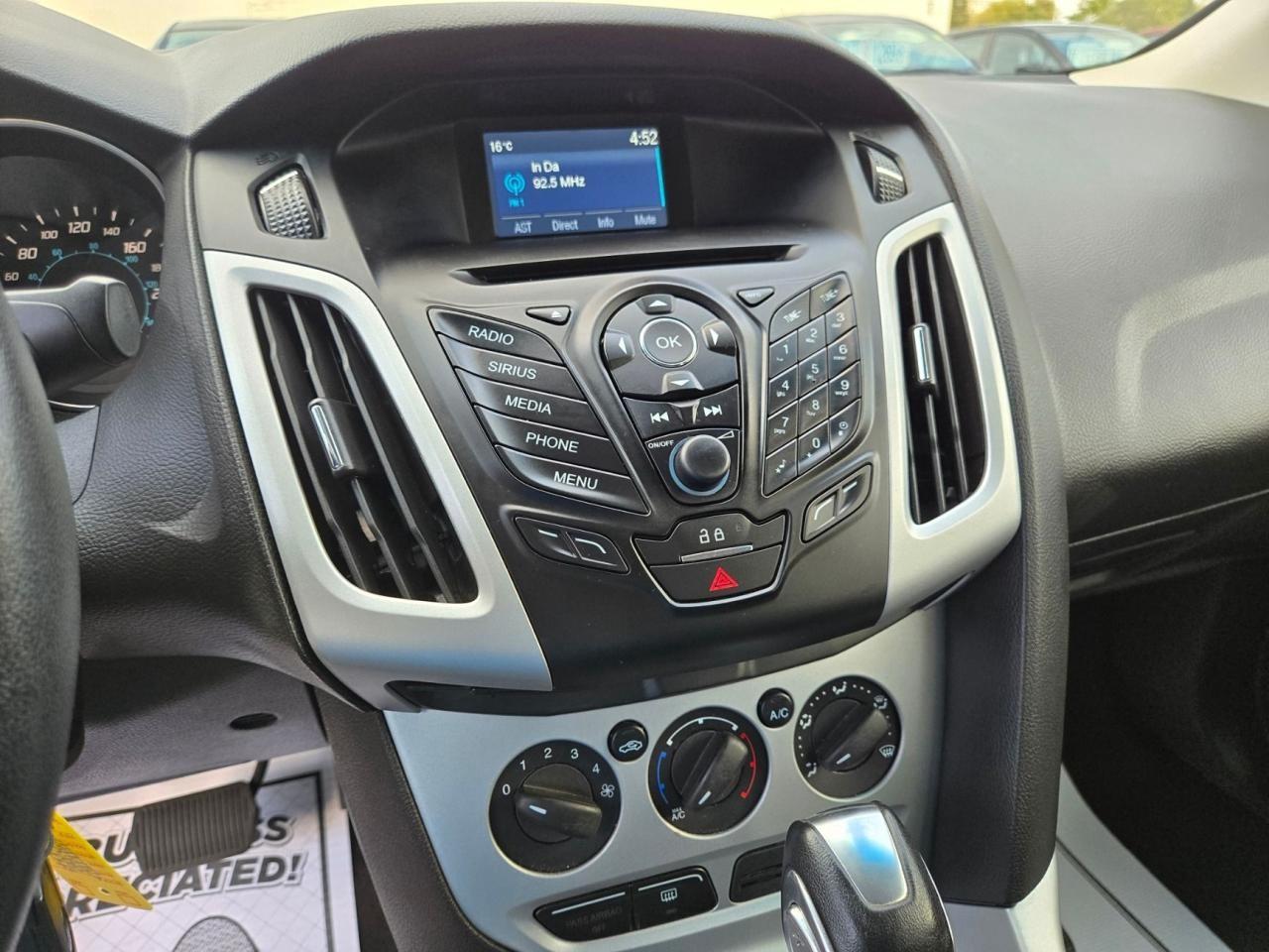 2014 Ford Focus 4DR SDN SE Photo