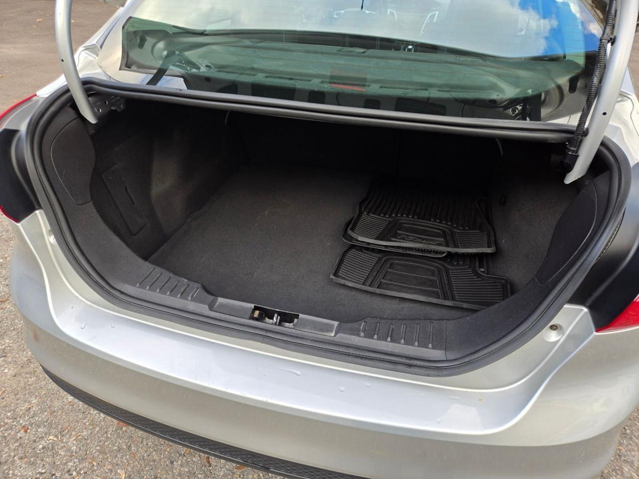 2014 Ford Focus 4DR SDN SE Photo