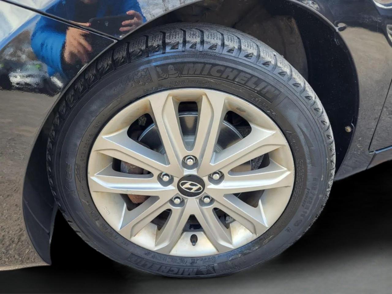 2016 Hyundai Elantra 4dr Sdn Auto Sport Appearance Photo