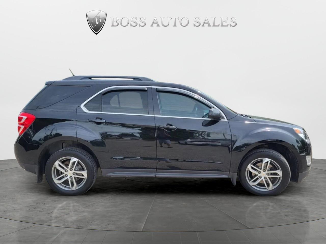 2017 Chevrolet Equinox 2LT Photo