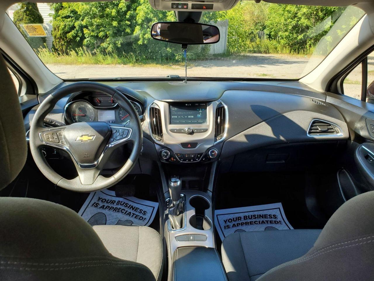 2018 Chevrolet Cruze Sedan LT (Automatic) Photo