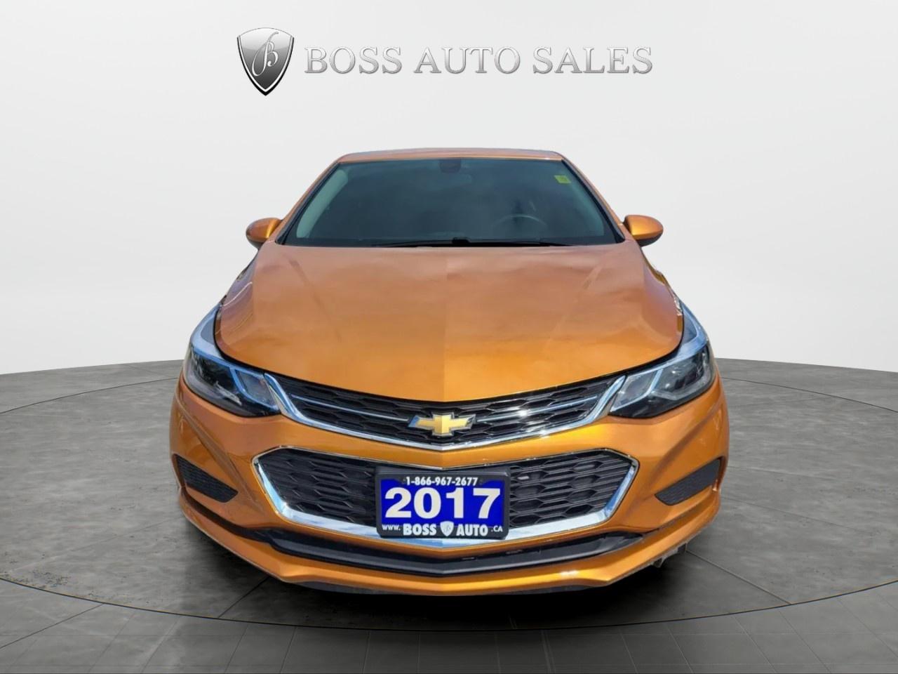 2017 Chevrolet Cruze 2LT Hatchback Photo