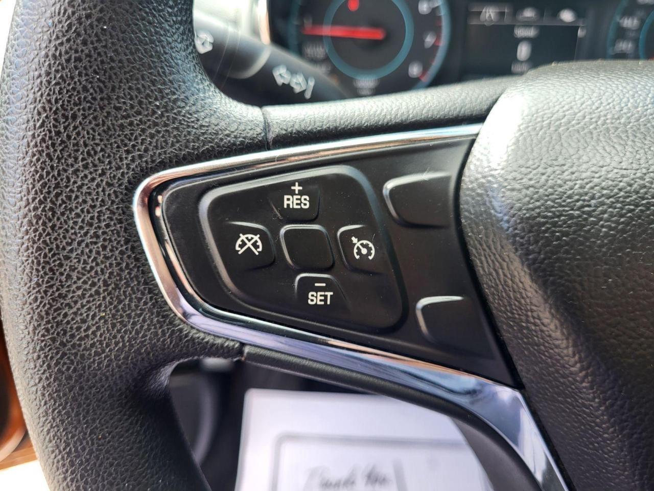 2017 Chevrolet Cruze 2LT Hatchback Photo