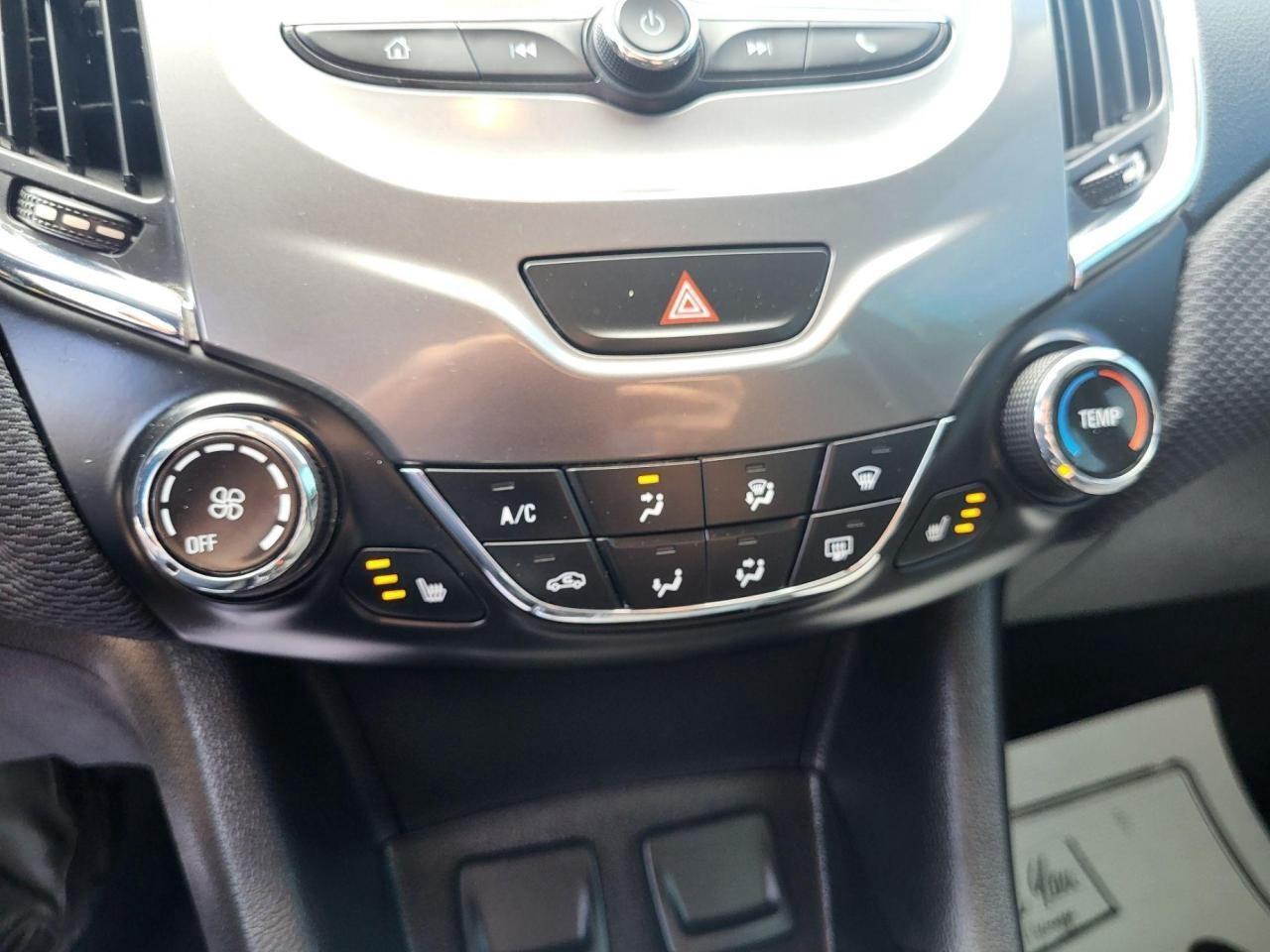 2017 Chevrolet Cruze Hatchback LT (Automatic) Photo