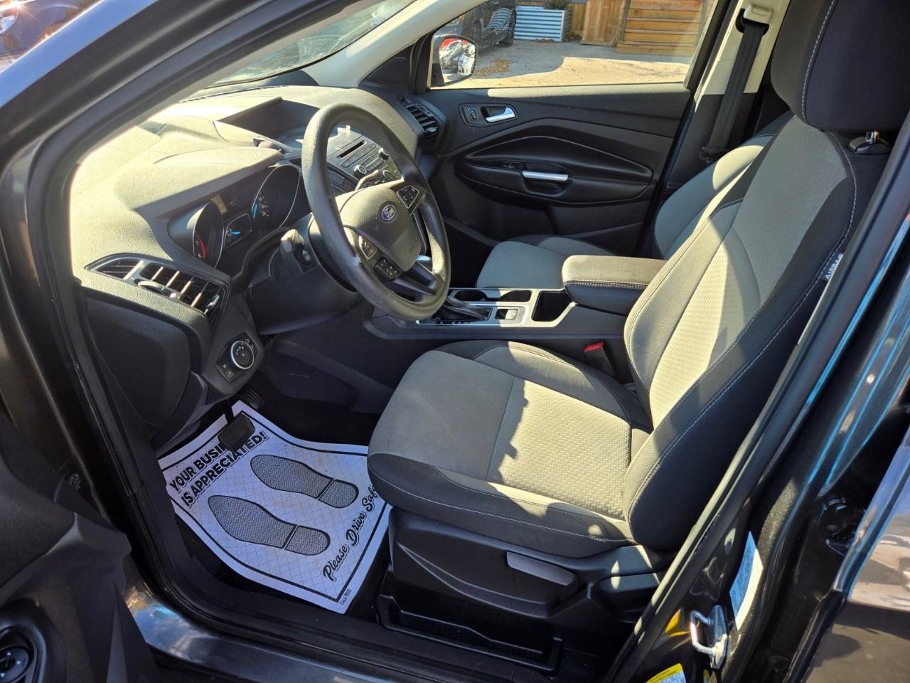 2017 Ford Escape FWD 4dr SE Photo