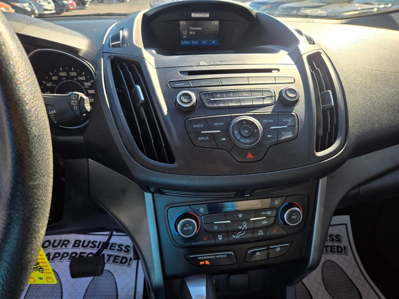 2017 Ford Escape FWD 4dr SE Photo